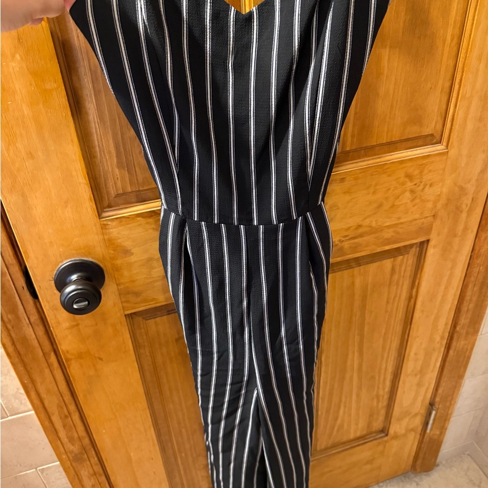 Monteau Black and White Striped Outfit